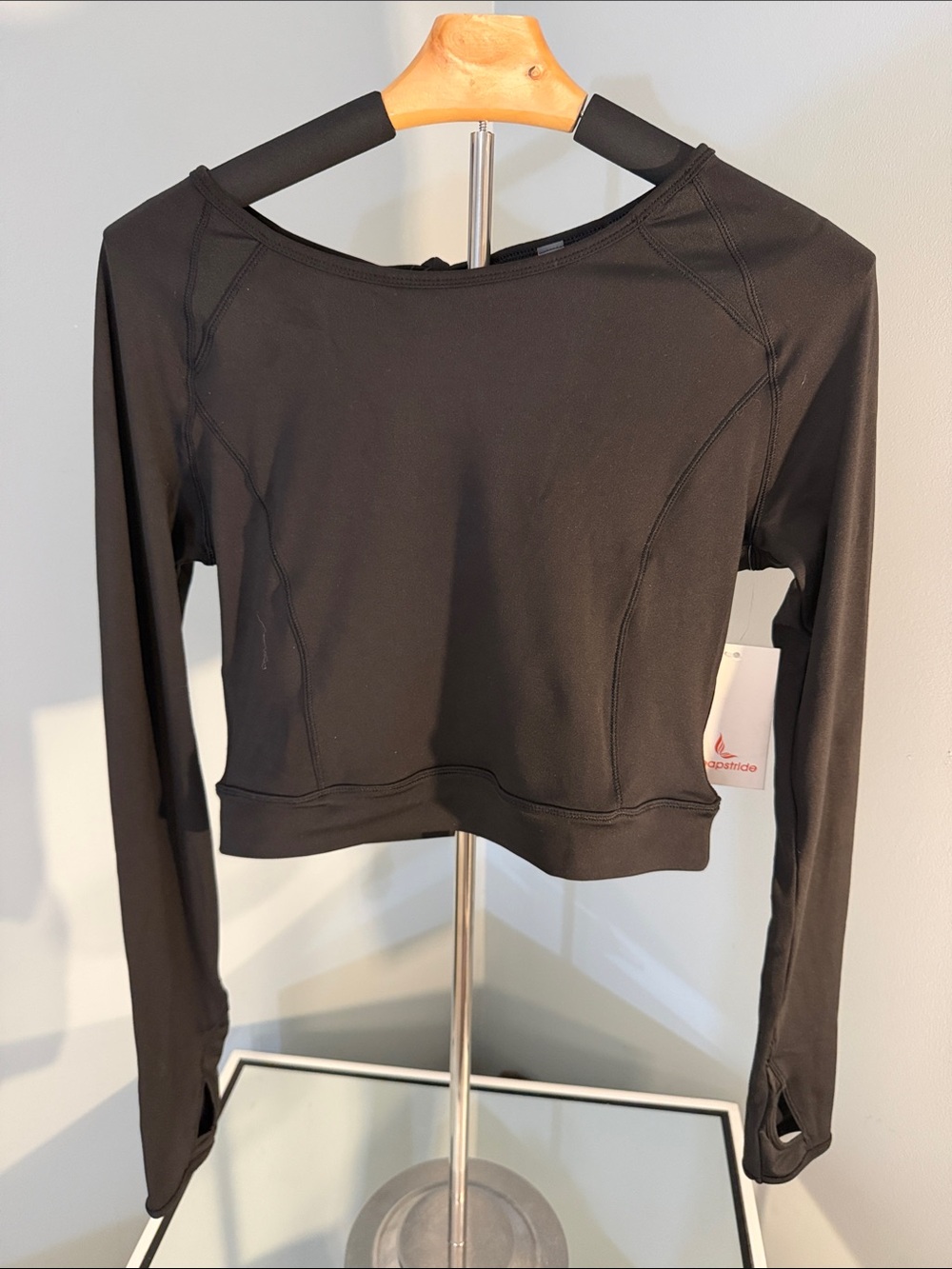 Women's Long-Sleeve Crop Top open back - Black nwt